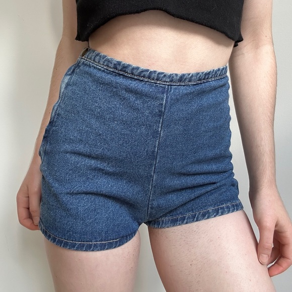 Unique High Waisted Denim Shorts - Picture 4 of 4